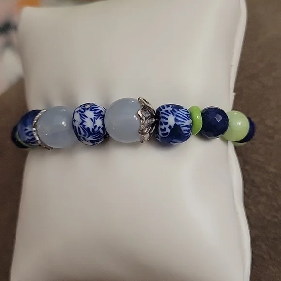 HANDMADE Glass Jade African Trade Beaded Toggle Bracelet - Picture 2 of 7